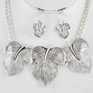 Antique Silver Tone Graduating Leaf Necklace & Earring Set
